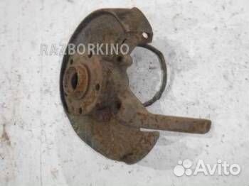 Кулак задний левый 4D0505429C