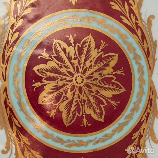 Великолепное большое фарфоровое блюдо, мастерская