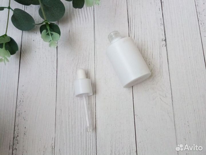 Пустые флаконы и баночки от кремов