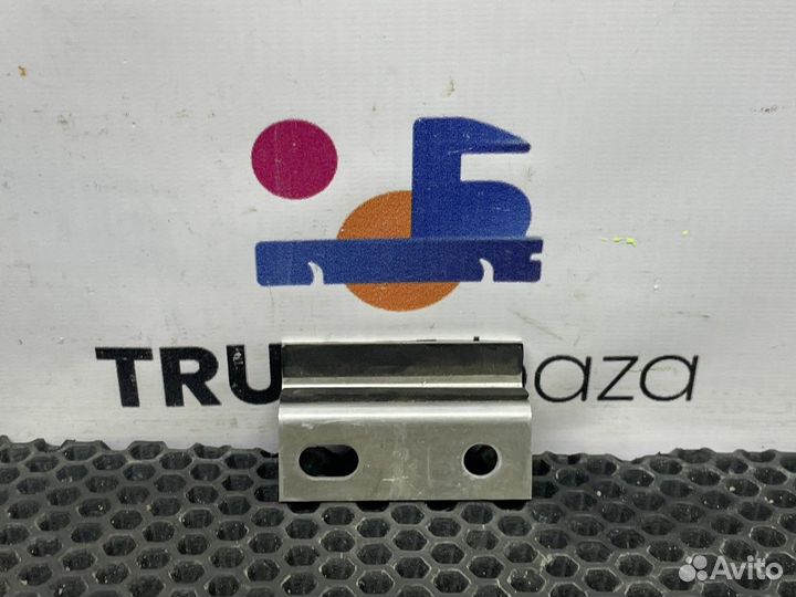 2373592 Кронштейн рамки люка Scania 6-series