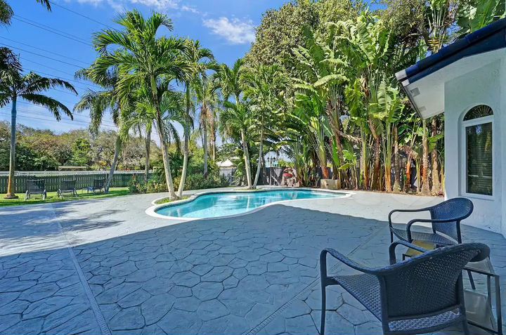 Коттедж 250 м² на участке 7 сот.