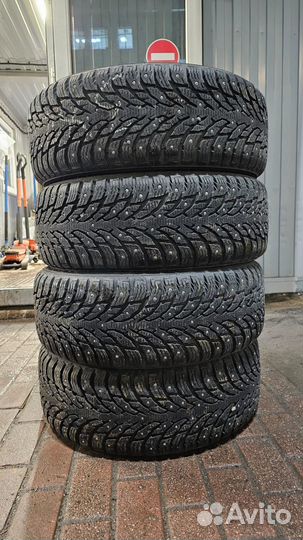 Nokian Tyres Hakkapeliitta 9 SUV 215/55 R18