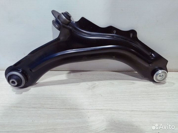Рычаг подвески Renault scenic 2 Лев
