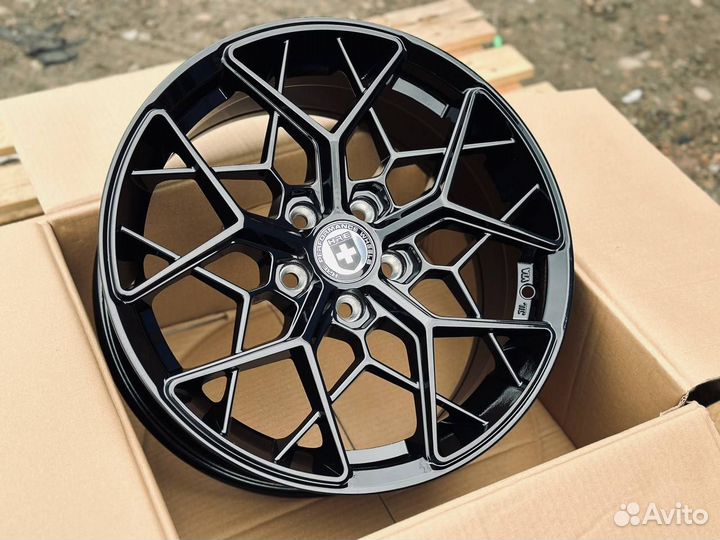 Диски глянцевые FF10 R18 5-112 на Audi VW Skoda