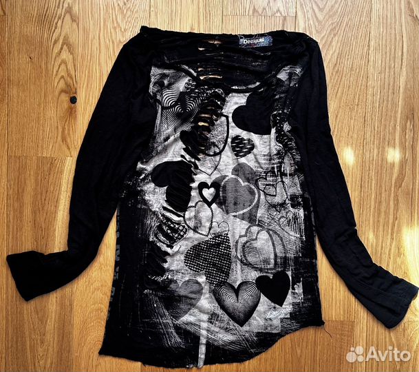 Эмо лонгслив с сердечкамм