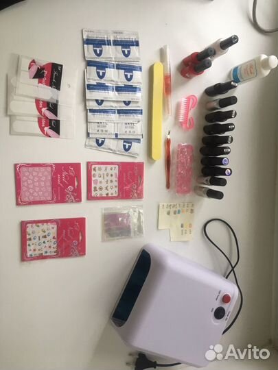 Лампа, маникюрный набор