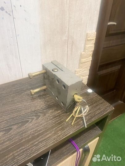 Замок для гаража