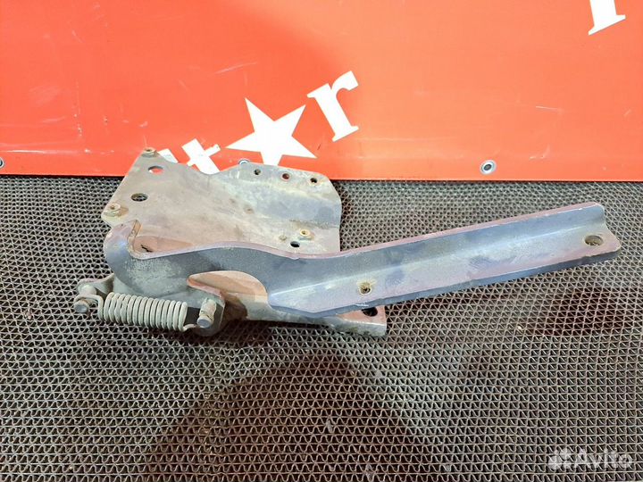 Петля капота Scania 5-series