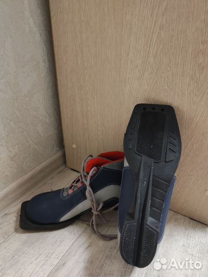 Лыжные ботинки