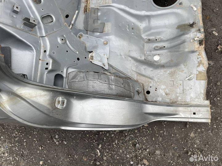 Крыло заднее правое, Nissan Almera (N16) 2000