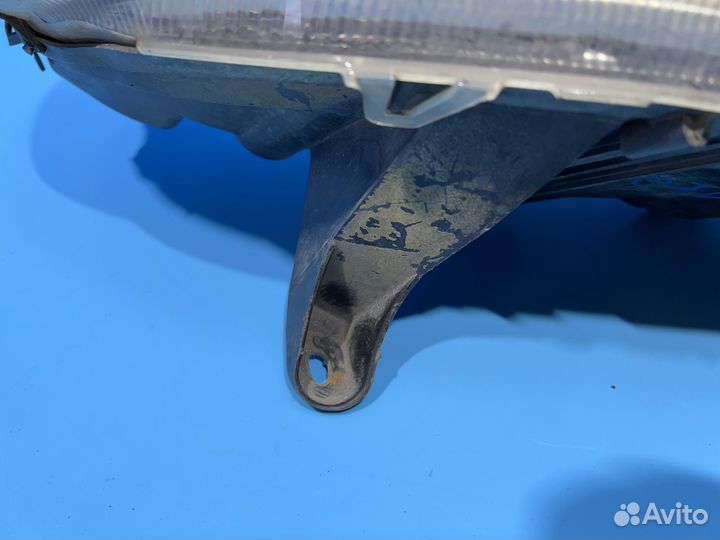 Фара правая для Opel Omega B