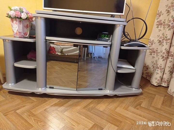 Тумба под телевизор