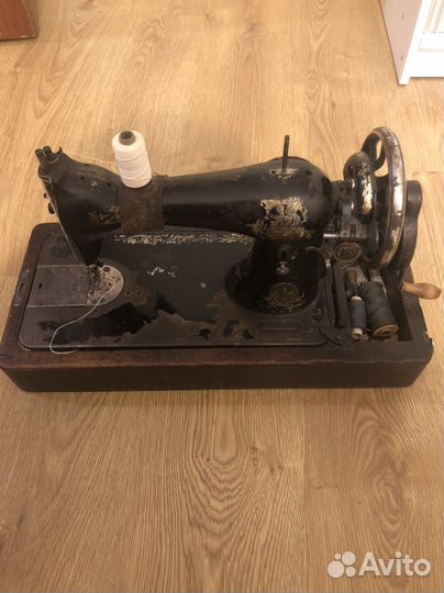 Швейная машина Singer