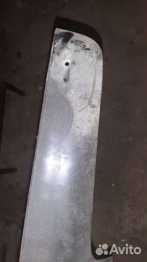 Дефлектор капота