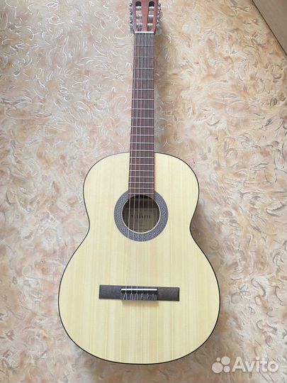 Продам новую гитару Parkwood PC90 OP в чехле