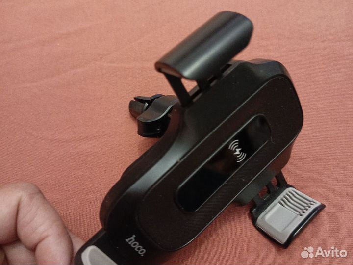 Держатель для телефона с беспроводной зарядкой