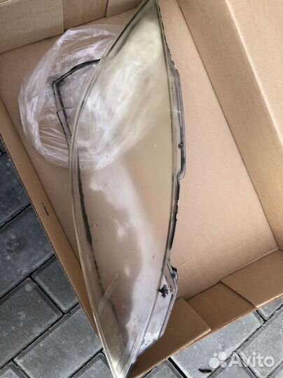Стекло для правой фары Mazda 6, б/у