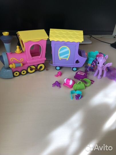 Пони для April