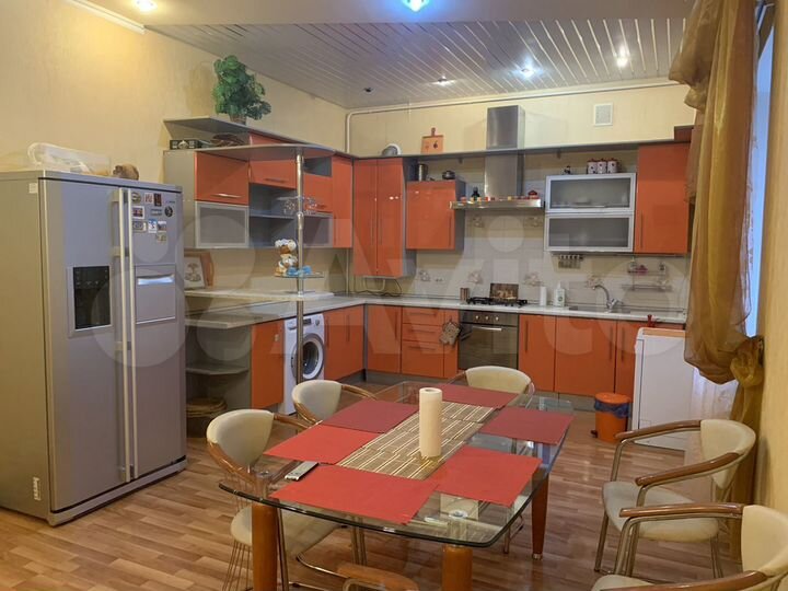 4-к. квартира, 128 м², 1/3 эт.