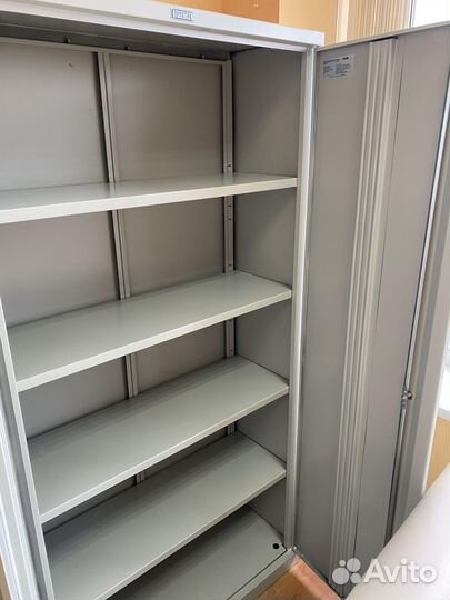 2 Шкафа металлические архивные с замками и ключами