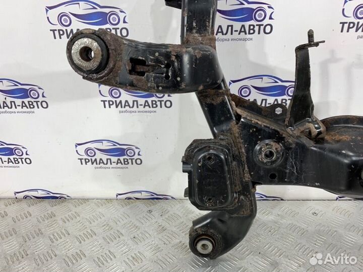 Балка Подрамник Перед Zafira B Z18XER