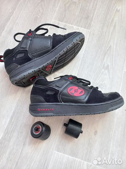 Кроссовки с роликами размер 40,стелька 26см