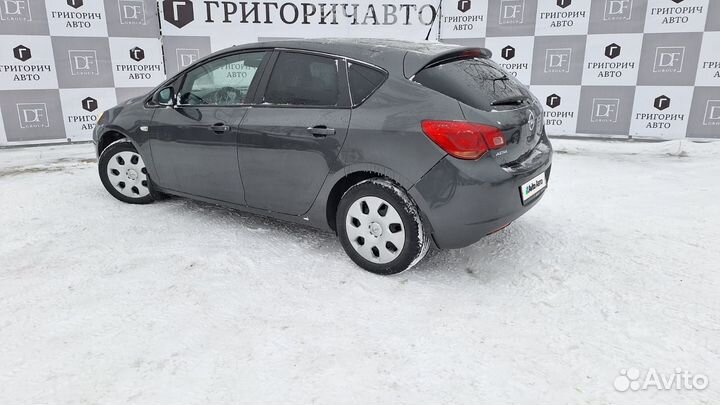 Opel Astra 1.6 МТ, 2012, 195 000 км