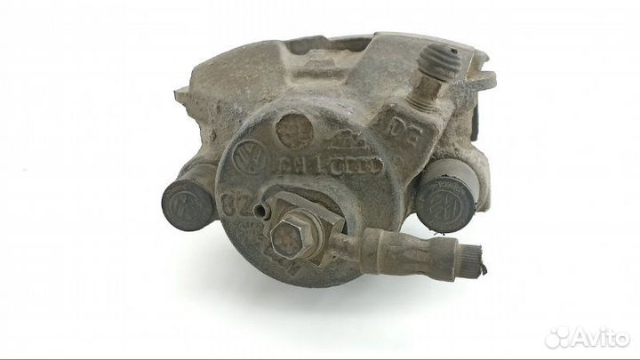 Суппорт передний правый Skoda Yeti 5L cbzb 2010