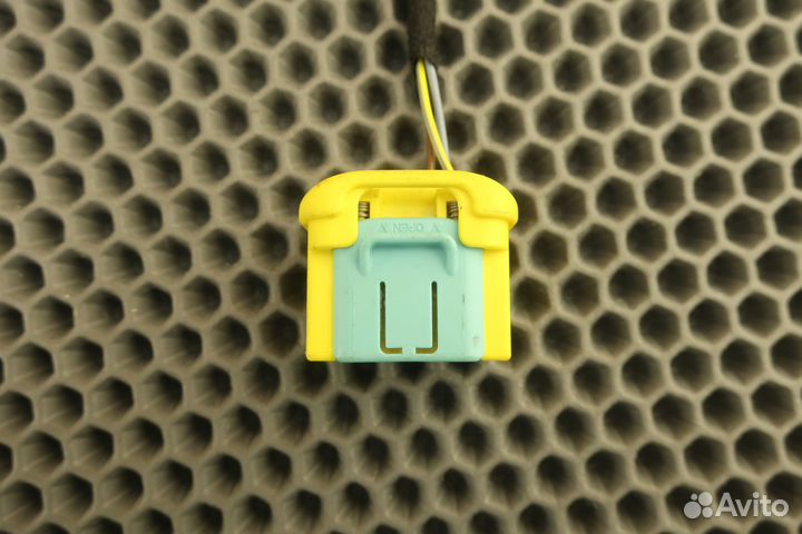 Разъем VAG 7L0972776