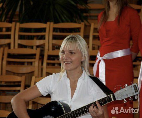 Преподаватель гитары, укулеле