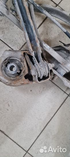 Задний подрамник w204