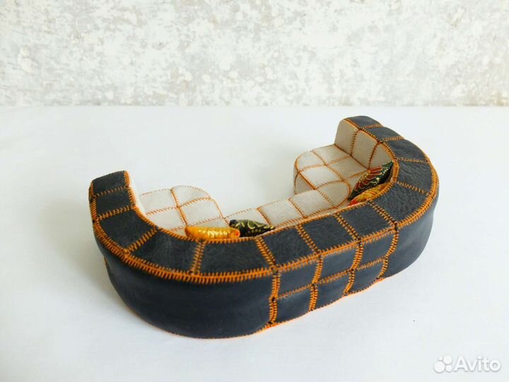 Диван - декоративная игрушка