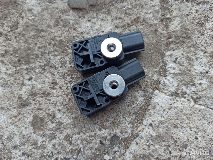 Датчик удара Renault Fluence, Megane 3