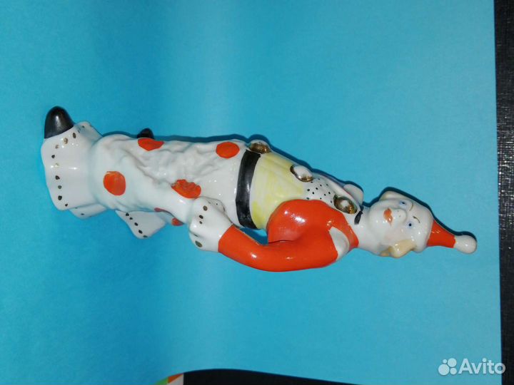 Статуэтка фарфор клоун