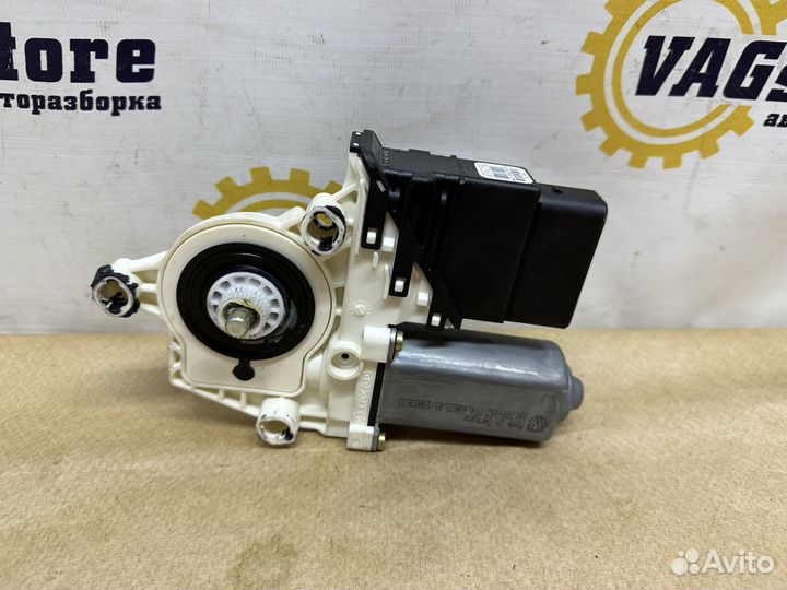 Моторчик стеклоподъемника задний правый VW Golf 4