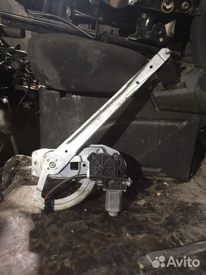 Стеклоподъемник передний правый Ford Transit 06-15