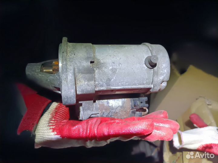 Стартер Тойота Корола Авенсис 1,8