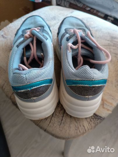 Кроссовки для девочки