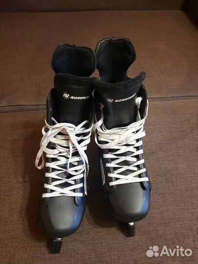 Продам коньки хоккейные новые, 46