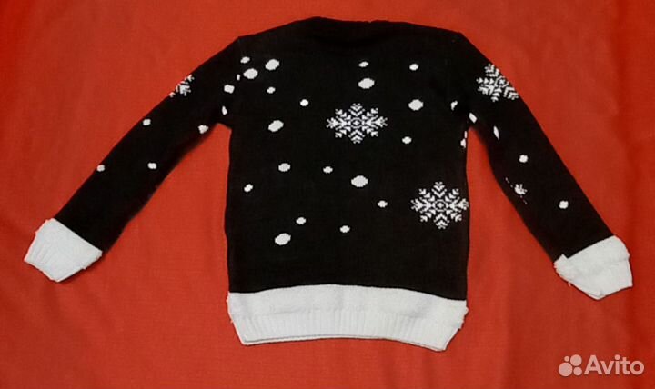 Свитера новогодние на возраст 2-3год,4 год, 5 -6 л