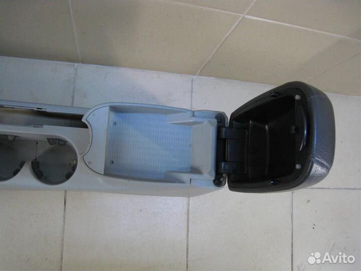 Консоль центральная с подлокотником KIA Cerato (L