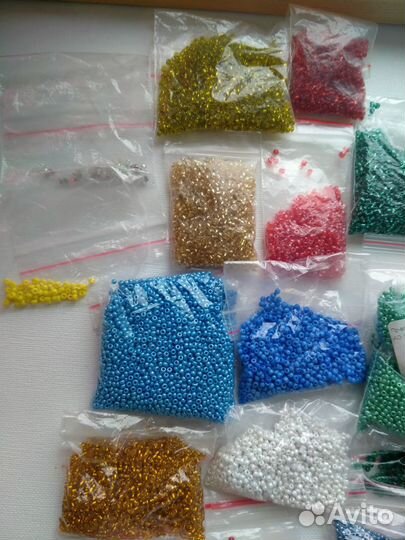 Бисер чешский,контейнеры,паетки
