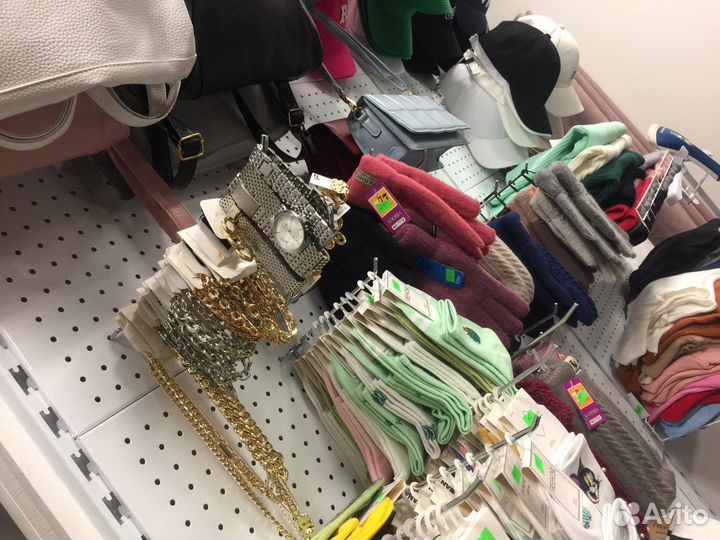 Торговое оборудование для магазина одежды