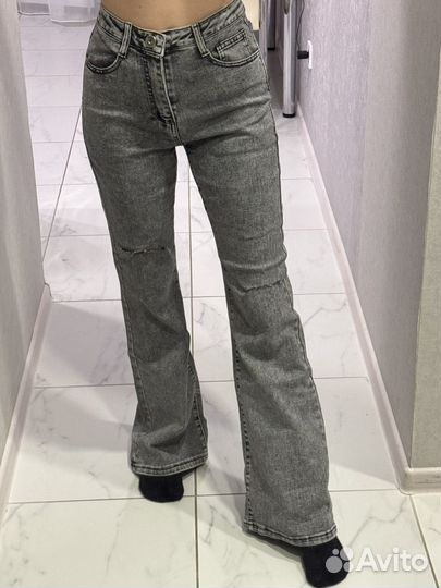 Джинсы клеш прямые женские