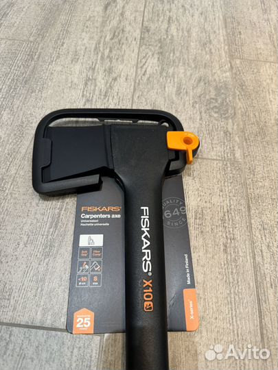 Топор Fiskars x10