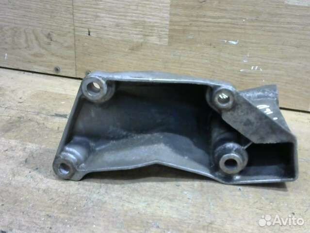Кронштейн двигателя Audi A4 B5 (S4,RS4) 8D0199307P