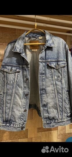 Джинсовая куртка levis