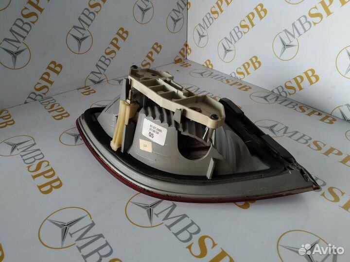 Фонарь задний правый Mercedes E-Class W211