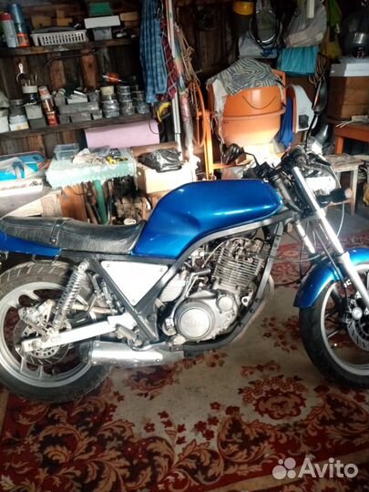 Продам мотоцикл Yamaha SRX 400