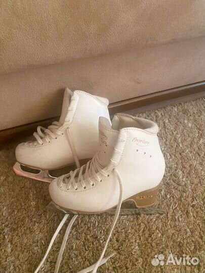 Фигурные коньки edea